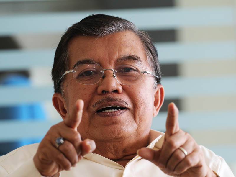 Wakil Presiden Jusuf Kalla ngotot menaikkan harga BBM. foto: kompas