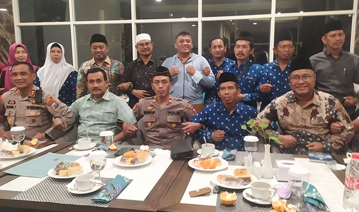 Pihak Polsek Larangan dan Himpaudi Pamekasan saat dipertemukan.