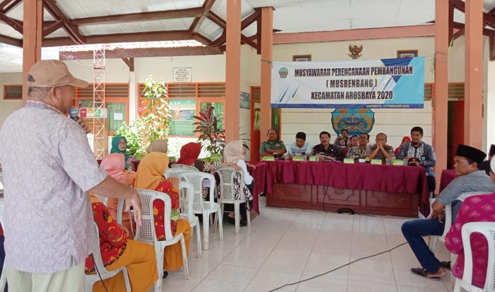 Perwakilan desa di Kecamatan Arosbaya mayoritas meminta peningkatan infrastruktur untuk pengembangan pariwisata.