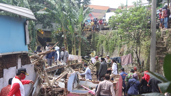 Rumah-rumah warga Pulungan yang rusak parah akan direhab Pemkab Pasuruan.