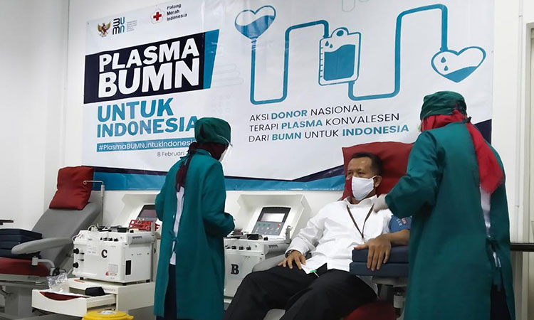 Salah satu pendonor plasma konvalesen di PMI Semarang. SIG sebagai Koordinator Satgas BUMN di Jawa Tengah. (foto: ist)