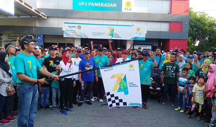 PLN UP3 Pamekasan Peringati Harlisnas ke-74 dengan Jalan Sehat 