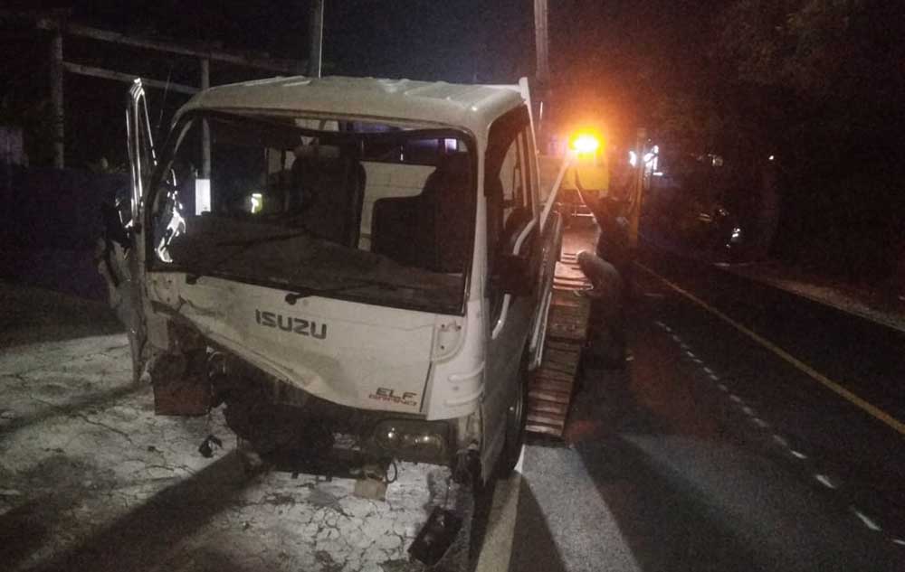 Adu Banteng Truk Vs Pikap di Jalur Blitar-Malang, Satu Pengemudi Tewas