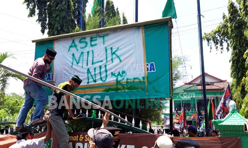 Kantor DPC PKB Kabupaten Kediri di Jalan Pemenang, Katang, Kecamatan Ngasem yang disegel kader NU Kabupaten Kediri. foto: MUJI HARJITA/ BANGSAONLINE