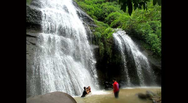 Air Terjun Sumber Manik di Ngetos Nganjuk, Eksotis nan Alami
