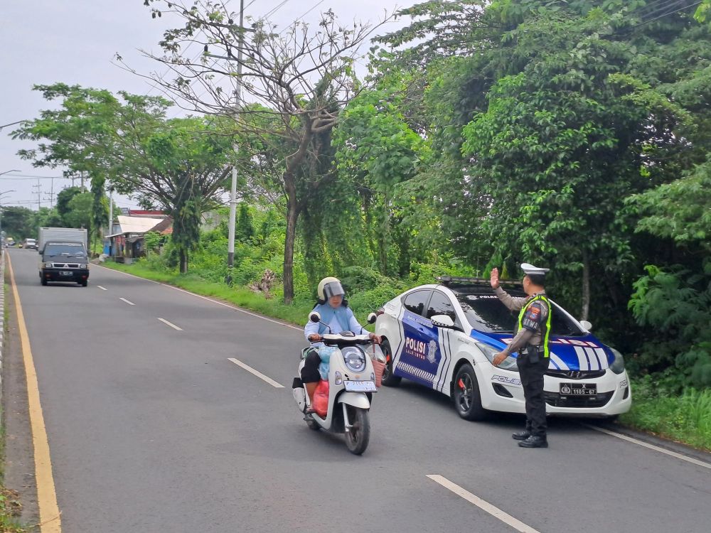 Anggota Satlantas Sumenep saat patroli area rawan laka