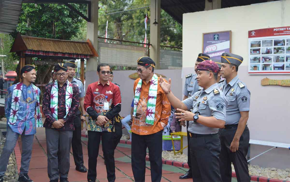 Anggota Ombudsman RI, Johanes Widjiantoro, saat berkunjung ke Rutan Trenggalek.