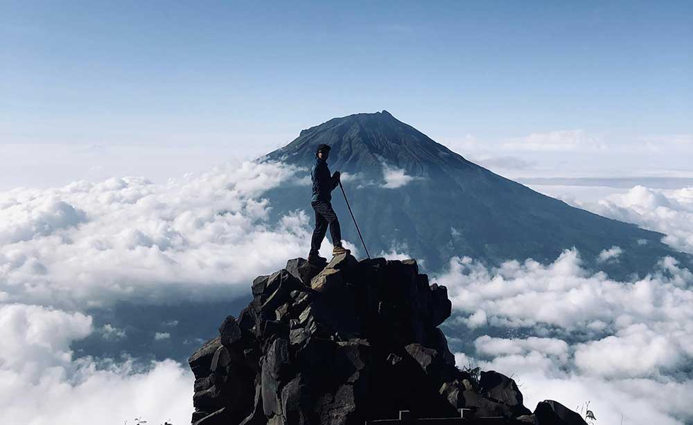 4 Tips Sederhana agar Tidak Gampang Capek saat Mendaki Gunung