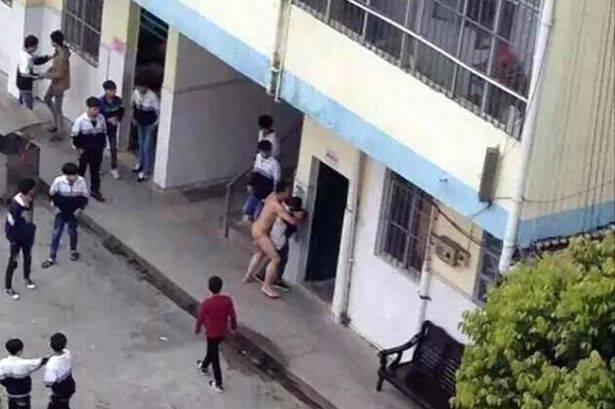 Karyawan Kampus Nekat Telanjang dan Berusaha Perkosa Mahasiswi 