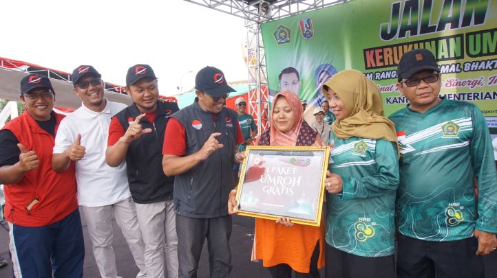 Berhadiah Umrah, Jalan Sehat Kerukunan Peringatan HAB ke-80 Kemenag Tuban Diikuti 7.000 Peserta