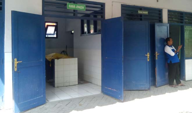 Jasad korban di kamar Jenazah RSUD Sosodoro Djatikoesomo usai diautopsi