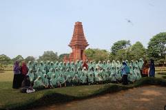 Para santri  SMA Trensains Pesantren Tebuireng Jombang Jawa Timur