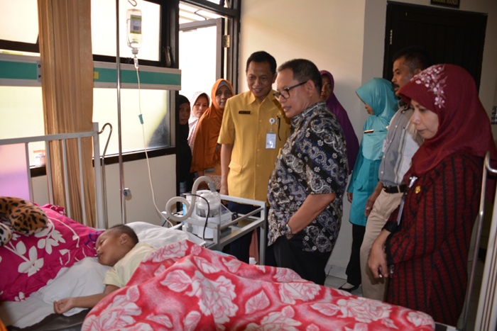 Wabup Tuban Pastikan Biaya Korban Keracunan Masal Ditanggung Pemkab