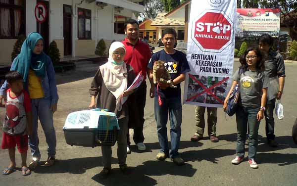 Siksa Kucing, Staf Bank Mandiri Syariah di Sepanjang Sidoarjo Dipolisikan 