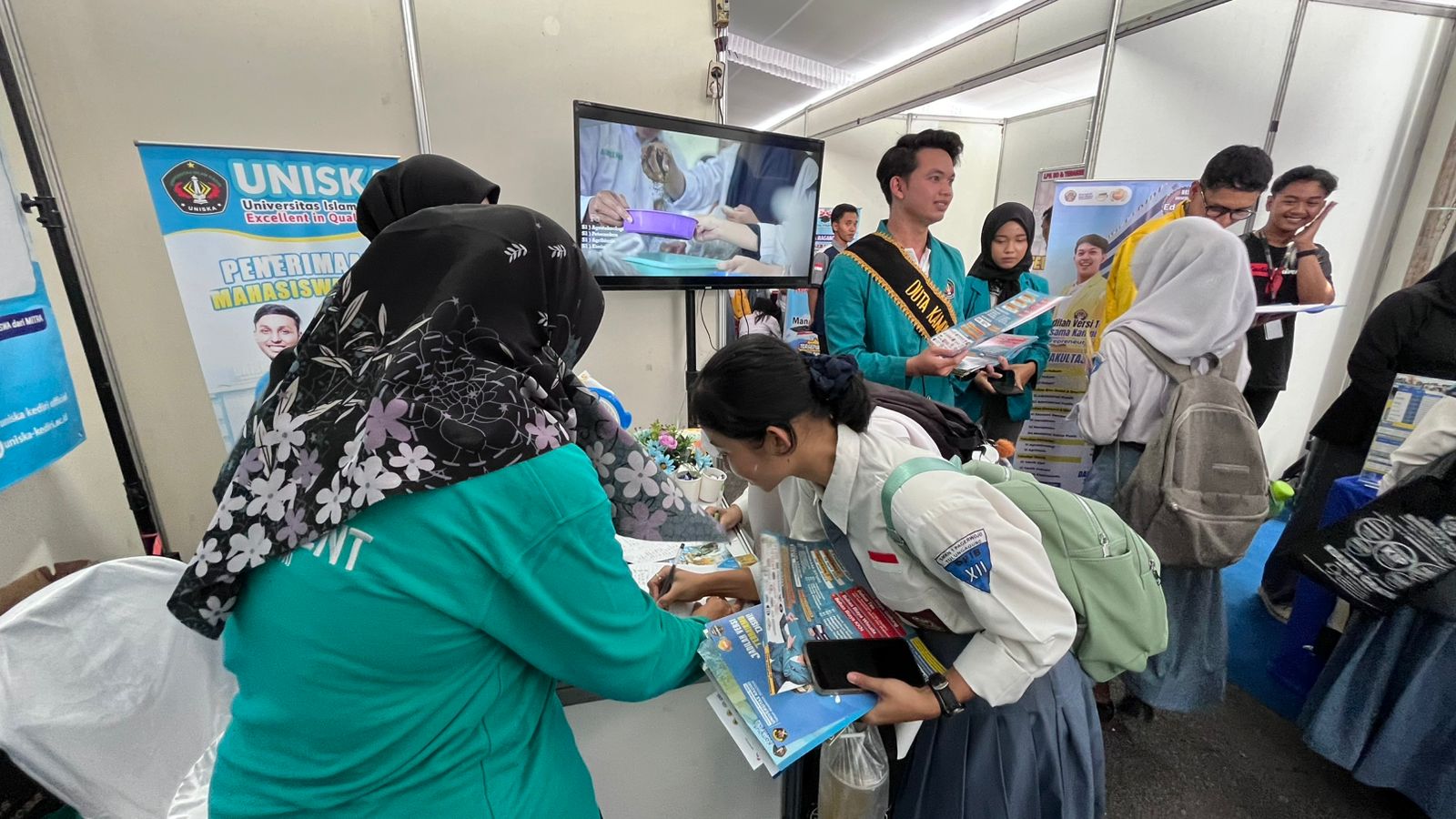 Uniska Kenalkan Program Studi Unggulan ke Siswa SMA Sederajat di Kediri dan Tulungagung