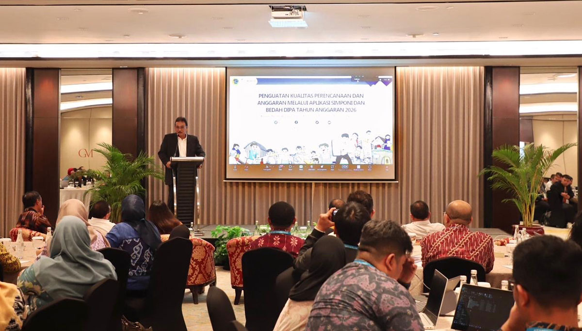 Sekjen Kementerian ATR/BPN saat memberi sambutan.