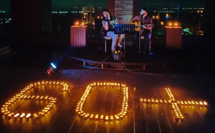Perayaan Earth Hour di hotel berbintang di Banyuwangi. (foto: ist)