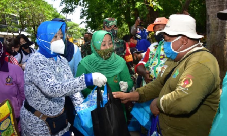 HUT Ke-75 TNI, Ketua DJA II Hadiri Bakti Sosial Dharma Pertiwi Daerah E