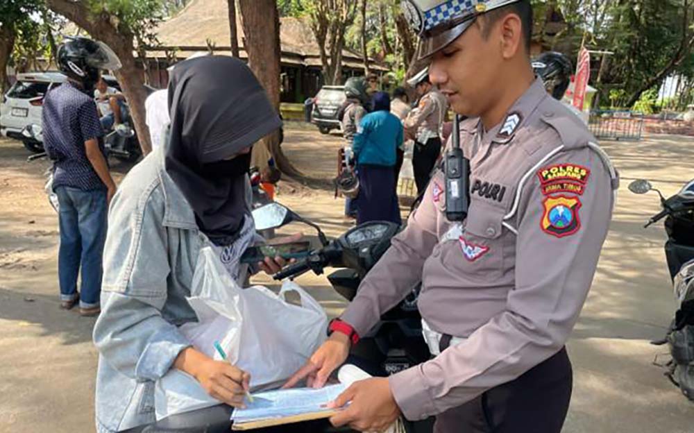 Operasi Gabungan di Kawasan Wisata, Satlantas Polres Sampang Tindak 115 Kendaraan Melanggar