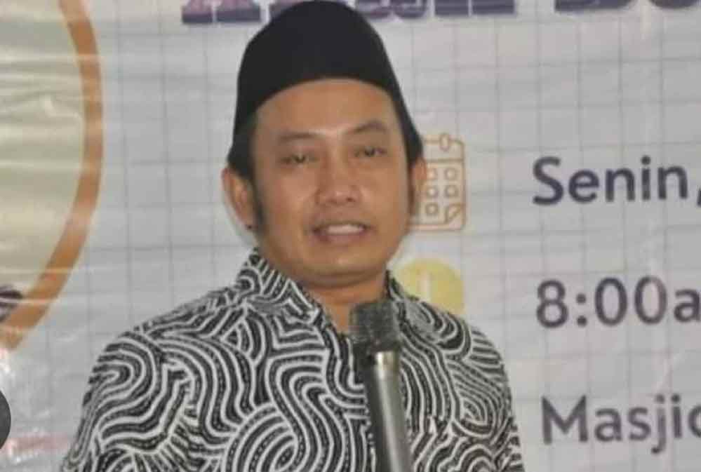 Komisionaer Bidang Pendidikan, Waktu Luang, Budaya, dan Agama, Aris Adi Leksono.