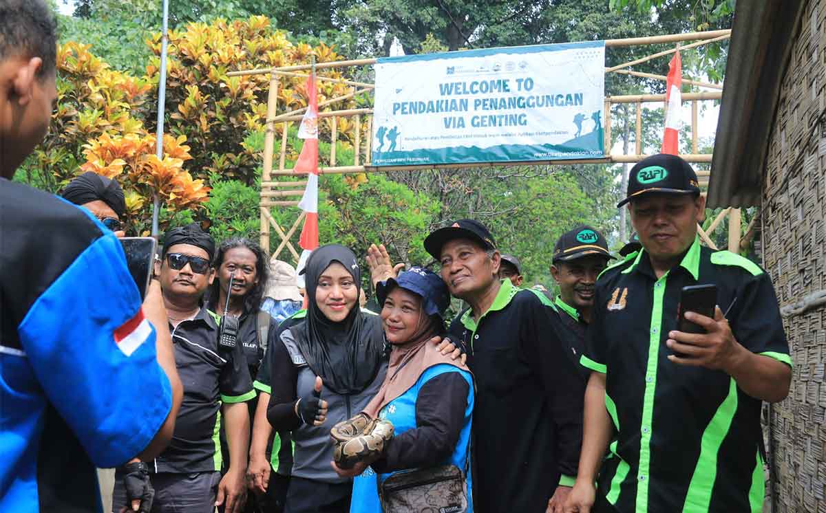 Pemberangkatan 1.000 pendaki penanggulangan jadi momen pembukaan rute baru pendakian ke Gunung Penanggungan.
