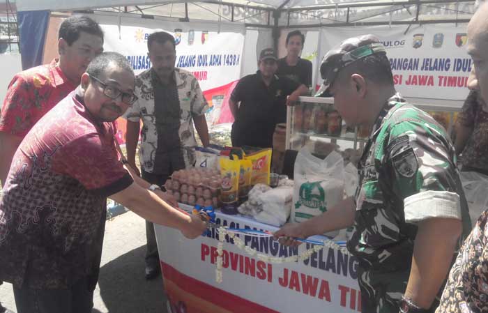 Tim Satgas Ketahanan Pangan membuka giat stabilitas pangan. OP ini akan berlangsung hingga dua minggu ke depan. foto: YUDI EP/ BANGSAONLINE
