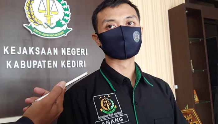 Anang Yustisia, SH MH, Kasubsi C (Penerangan Hukum) Seksi Intelijen Kejari Kabupaten Kediri. foto: MUJI HARJITA/BANGSAONLINE