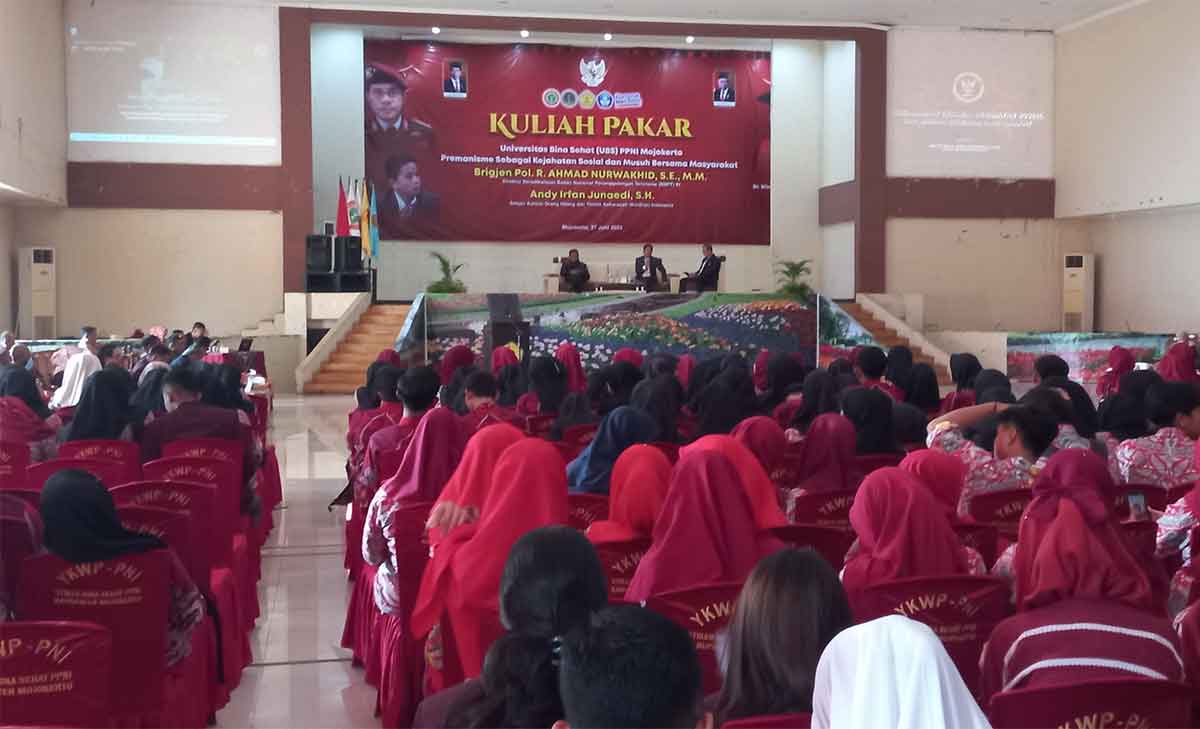 Para peserta dalam kuliah pakar yang digear UBS PPNI Mojokerto.