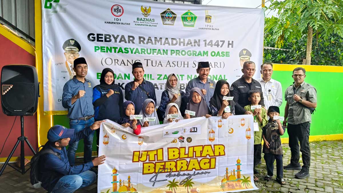 Kolaborasi IJTI Blitar Raya dan Baznas Kabupaten Blitar dalam rangka membahagiakan anak yatim menjelang Hari Raya Idulfitri 2026.