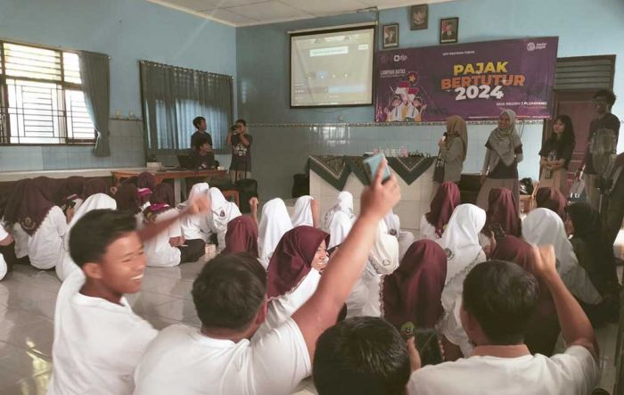 Siswa di Tuban Terima Literasi Perpajakan dari KPP Pratama Siswa di Tuban Terima Literasi Perpajakan dari KPP Pratama