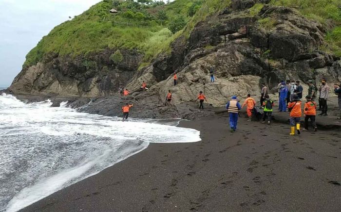 Alasan BPBD Jember Tak Rekomendasikan Pantai Payangan Sebagai Kawasan Berenang Alasan BPBD Jember Tak Rekomendasikan Pantai Payangan Sebagai Kawasan Berenang