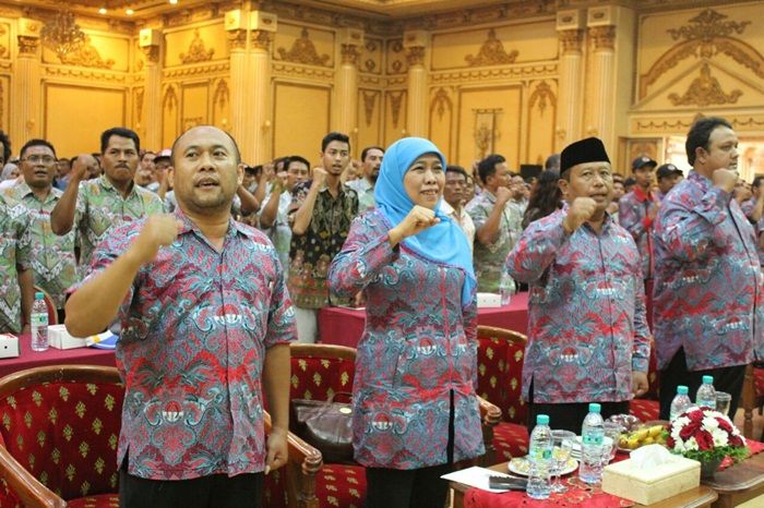 Perangkat Desa Dukung Penuh Khofifah di Pilgub Jatim Perangkat Desa Dukung Penuh Khofifah di Pilgub Jatim