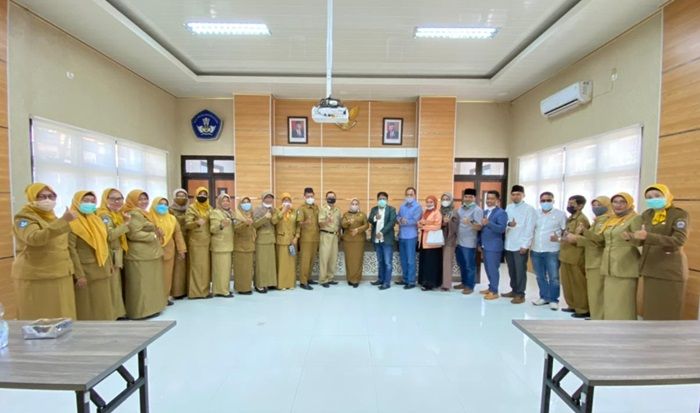 Gaji Guru Sukwan di Bangkalan 250 Ribu Per Bulan, Komisi D Minta Ditambahkan dari Dana BOS Gaji Guru Sukwan di Bangkalan 250 Ribu Per Bulan, Komisi D Minta Ditambahkan dari Dana BOS
