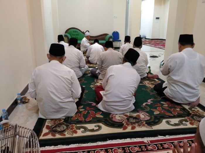 Kiai Asep Saifuddin: Aturan New Normal Jangan Sudutkan Masjid Kiai Asep Saifuddin: Aturan New Normal Jangan Sudutkan Masjid