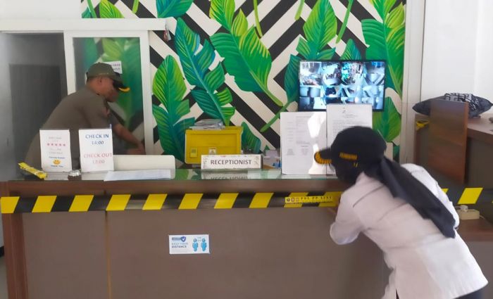 Satpol PP Kota Malang Segel 2 Hotel di Tlogomas yang Digunakan Tempat Prostitusi Online Satpol PP Kota Malang Segel 2 Hotel di Tlogomas yang Digunakan Tempat Prostitusi Online