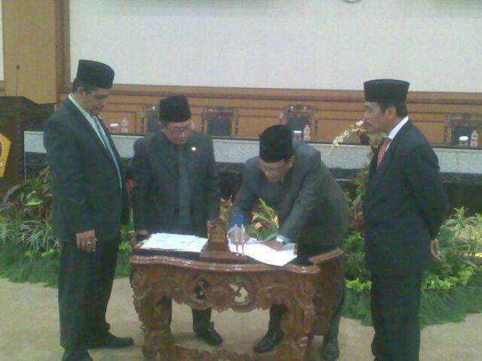 DPPKAD Gresik Optimis APBD Perubahan 2015 Tidak Defisit DPPKAD Gresik Optimis APBD Perubahan 2015 Tidak Defisit