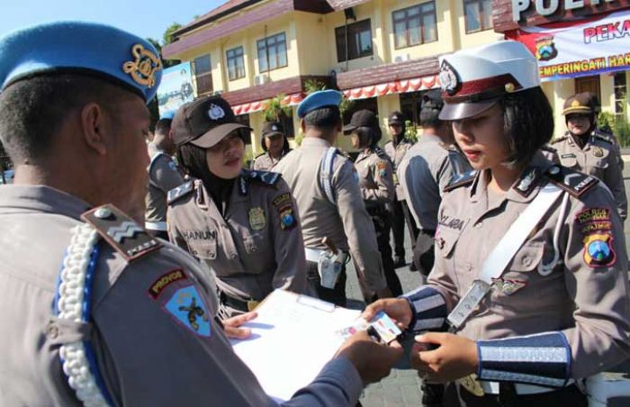 Tingkatkan Kedisiplinan, Polres Pasuruan Periksa Kelengkapan Anggota Polwan Tingkatkan Kedisiplinan, Polres Pasuruan Periksa Kelengkapan Anggota Polwan