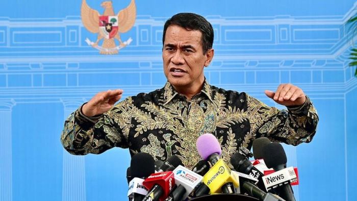 Pengamat Terkenal segera Ditangkap, Mentan Amran Sulaiman: Dianggap Musuh Negara Pengamat Terkenal segera Ditangkap, Mentan Amran Sulaiman: Dianggap Musuh Negara