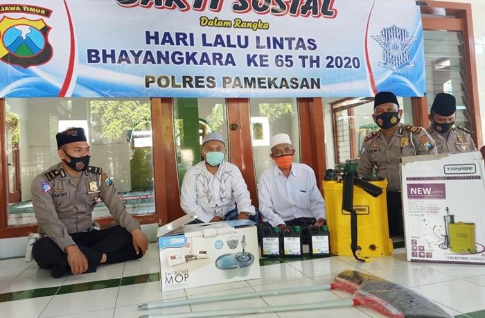 Peringati Hari Lalu Lintas ke-65, Satlantas Polres Pamekasan Gelar Baksos