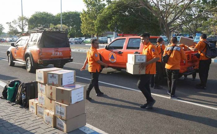Kabut Asap Kepung Banjarmasin, Gubernur Khofifah Kirim Puluhan Ribu Masker dan Relawan BPBD Kabut Asap Kepung Banjarmasin, Gubernur Khofifah Kirim Puluhan Ribu Masker dan Relawan BPBD