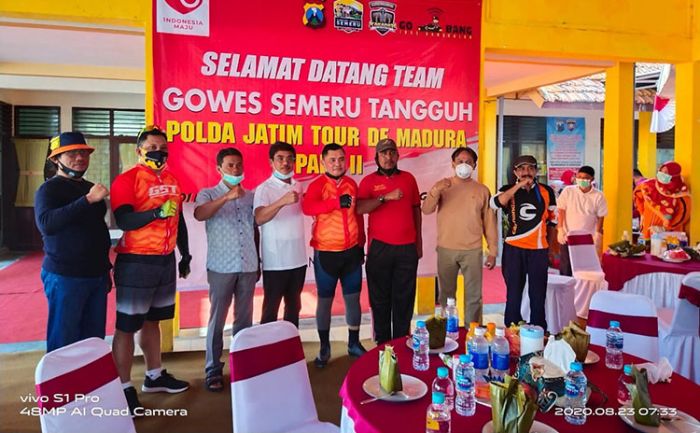 Gowes Tangguh Semeru Kedua Kalinya, Camat Klampis Sambut Kapolda Jatim di Kantor Kecamatan