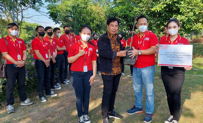 Jelang Ultah ke-23, Alfamart Tanam 200 Bibit Pohon Mangga dan Alpokat di Sidoarjo Jelang Ultah ke-23, Alfamart Tanam 200 Bibit Pohon Mangga dan Alpokat di Sidoarjo