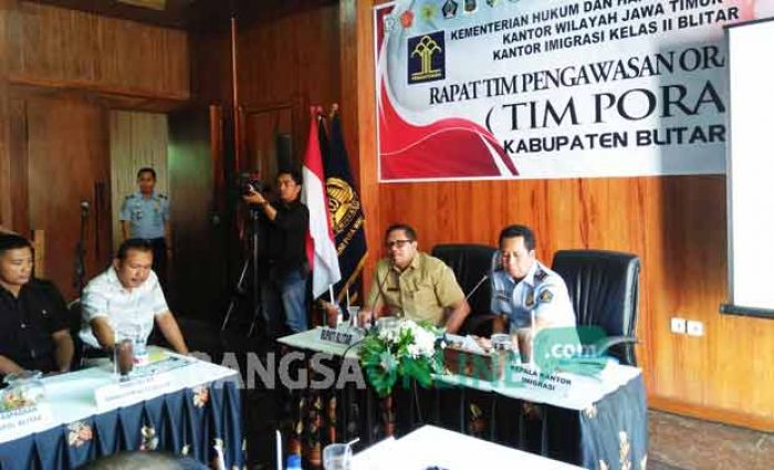 Kantor Imigrasi Blitar Perketat Pengawasan WNA Kantor Imigrasi Blitar Perketat Pengawasan WNA