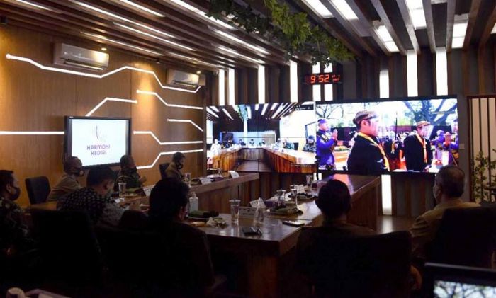 Prosesi Manusuk Sima Dilakukan Secara Virtual, Peringatan HUT Kota Kediri ke-1.141 Tetap Semarak Prosesi Manusuk Sima Dilakukan Secara Virtual, Peringatan HUT Kota Kediri ke-1.141 Tetap Semarak