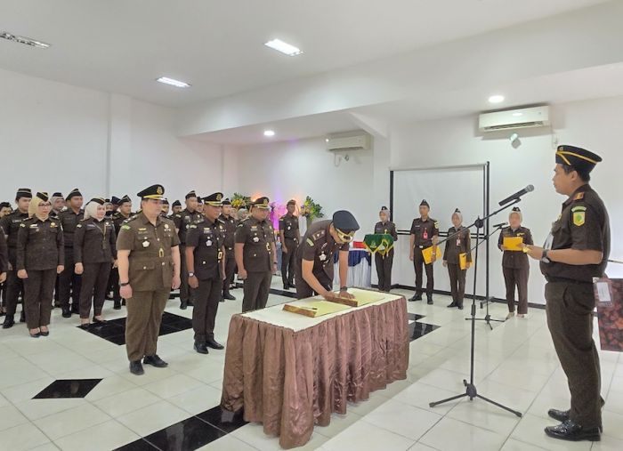 Dua Kasi di Kejari Kabupaten Probolinggo, Kajari Pimpin Sertijab Dua Kasi di Kejari Kabupaten Probolinggo, Kajari Pimpin Sertijab