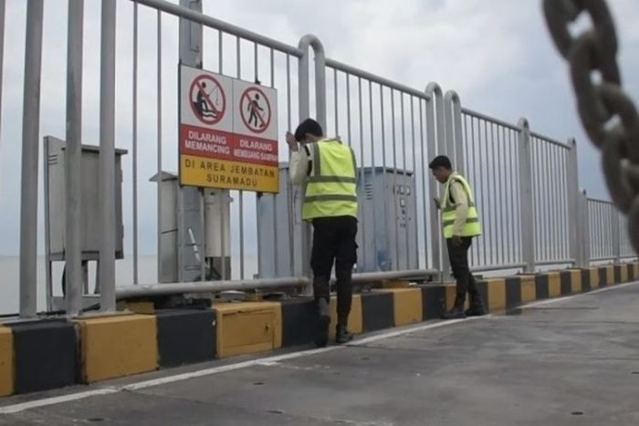 Rutin Pantau, BBPJN Pastikan Jembatan Suramadu Aman Dilintasi Kendaraan