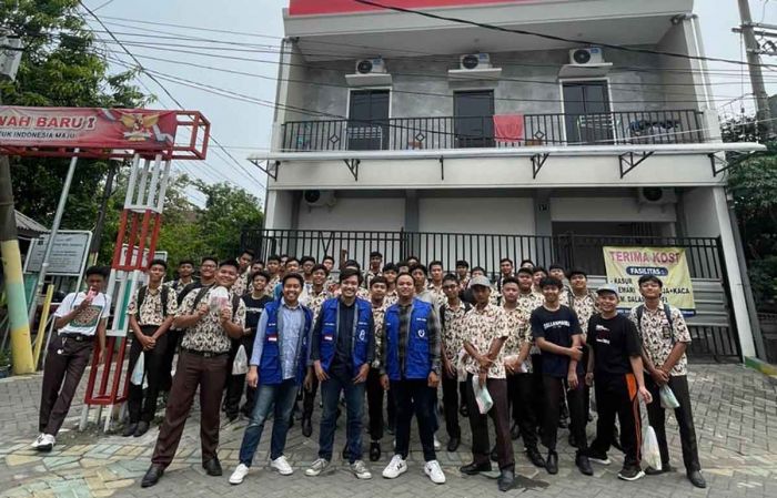 Gemati Nusantara Bagikan Ratusan Paket Makanan untuk Pelajar Gemati Nusantara Bagikan Ratusan Paket Makanan untuk Pelajar
