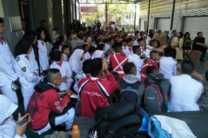 Siswanya jadi Pembawa Baki Bendera di Istana Negara, SMAN 1 Kota Blitar Gelar Nobar