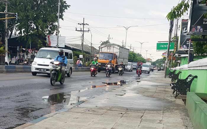 Benahi Trotoar Bangil, Pemkab Pasuruan Kembali Anggarkan Rp 1,5 Miliar Benahi Trotoar Bangil, Pemkab Pasuruan Kembali Anggarkan Rp 1,5 Miliar
