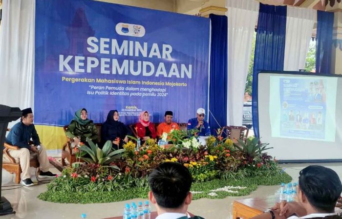 Gus Barra Ajak Pemuda Bangun Kabupaten Mojokerto Gus Barra Ajak Pemuda Bangun Kabupaten Mojokerto